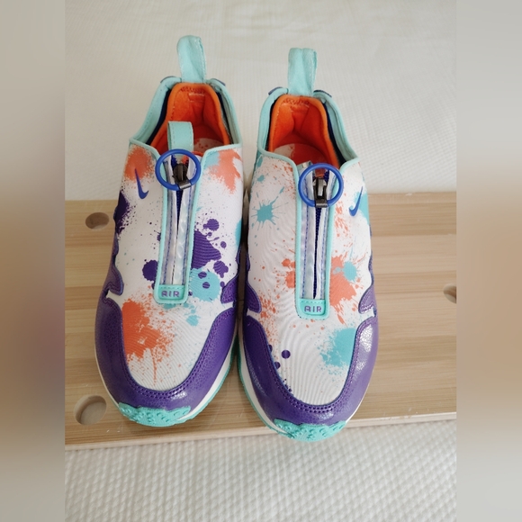 Nike Women’s Air Max Sunder Doernbecher Quinn Sneakers Size 6 - Picture 2 of 6